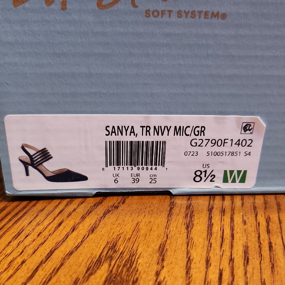 Life Stride Navy Blue Heels - Picture 9 of 9